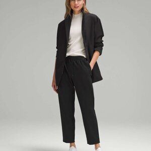 BNWT Lululemon Tapered-Leg Mid-Rise Pant 7/8 Length *Luxtreme Black - large